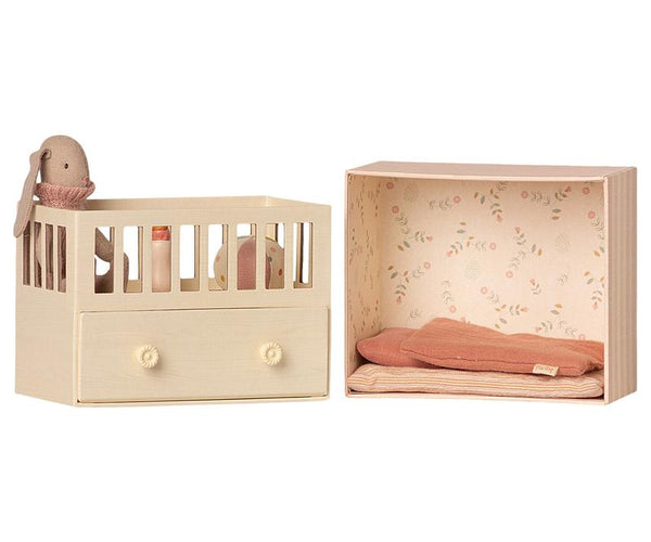 Maileg Baby room with micro bunny pink